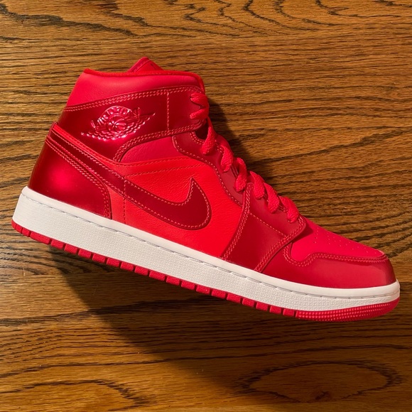 Jordan Other - Air Jordan 1 Mid SE University Red Pomegranate Men’s Size 9, 10, 10.5 NWB Rare